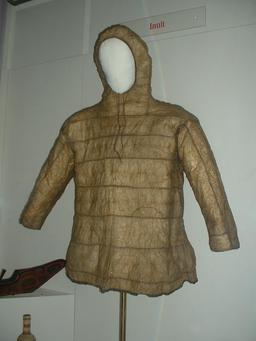 Anorak inuit traditionnel. Source : http://data.abuledu.org/URI/50fc2194-anorak-inuit-traditionnel