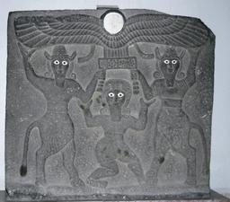 Bas-relief de Gilgamesh. Source : http://data.abuledu.org/URI/545e0bcf-bas-relief-de-gilgamesh