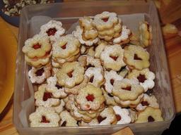 Biscuits secs à la confiture. Source : http://data.abuledu.org/URI/5332ed57-biscuits-secs-a-la-confiture