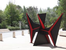 Bobine d'Alexander Calder à Canberra. Source : http://data.abuledu.org/URI/541ee466-bobine-d-alexander-calder-a-canberra