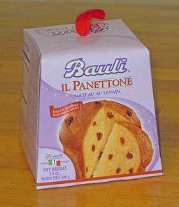 Boîte de Panettone italien. Source : http://data.abuledu.org/URI/52c66f3c-boite-de-panettone-italien
