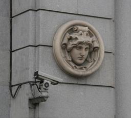 Caméra de surveillance à Madrid. Source : http://data.abuledu.org/URI/53295cb9-camera-de-surveillance-a-madrid