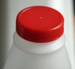 Capsule à vis en plastique. Source : http://data.abuledu.org/URI/51bc9503-capsule-a-vis-en-plastique