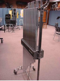 Carillon tubulaire. Source : http://data.abuledu.org/URI/52cdd188-carillon-tubulaire