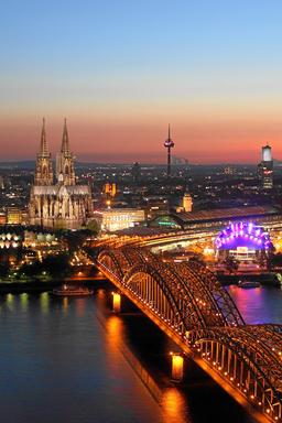 Cathédrale de Cologne. Source : http://data.abuledu.org/URI/594911fb-cathedrale-de-cologne