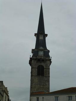 Clocher à La Rochelle. Source : http://data.abuledu.org/URI/582200b2-clocher-a-la-rochelle