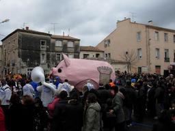 Cochon du carnaval de Poussan. Source : http://data.abuledu.org/URI/53309f09-cochon-du-carnaval-de-poussan
