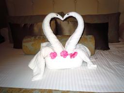 Coeur en serviettes de bain. Source : http://data.abuledu.org/URI/5342580d-coeur-en-serviettes-de-bain
