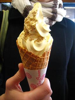 Cornet de glace à la vanille. Source : http://data.abuledu.org/URI/5351638e-cornet-de-glace-a-la-vanille