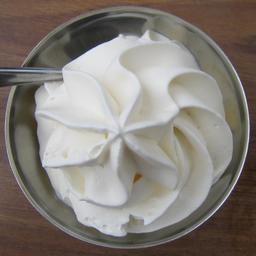Coupe avec crème Chantilly. Source : http://data.abuledu.org/URI/53515cd8-coupe-avec-creme-chantilly