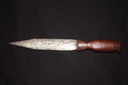 Couteau du Zimbabwe. Source : http://data.abuledu.org/URI/52d2c97b-couteau-du-zimbabwe