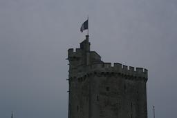 Créneaux de la tour saint-Nicolas à La Rochelle. Source : http://data.abuledu.org/URI/5826228c-creneaux-de-la-tour-saint-nicolas-a-la-rochelle