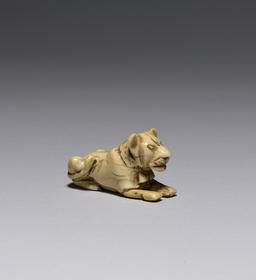 Figurine égyptienne en ivoire. Source : http://data.abuledu.org/URI/50fb0eb6-egyptian-lioness-game-piece-walters-71623-three-quarter-right-jpg