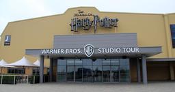 Entrée des studios d'Harry Potter à Londres. Source : http://data.abuledu.org/URI/5435a8e1-entree-des-studios-d-harry-potter-a-londres