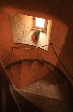 Escalier en pierre de Saint-Épain, Hôtel de la Prévôté. Source : http://data.abuledu.org/URI/55dd7e68-escalier-en-pierre-de-saint-epain-hotel-de-la-prevote