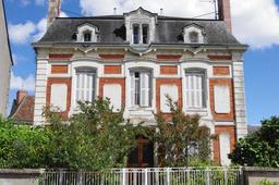 Façade d'une maison du XIXème siècle. Source : http://data.abuledu.org/URI/53619059-facade-d-une-maison-du-xixeme-siecle