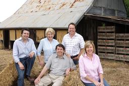 Famille de fermiers australiens. Source : http://data.abuledu.org/URI/503c8326-famille-de-fermiers-australiens