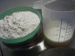 Farine et lait. Source : http://data.abuledu.org/URI/5349c1b8-farine-et-lait