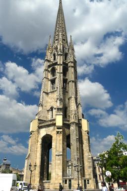 Flèche Saint-Michel à Bordeaux. Source : http://data.abuledu.org/URI/55476953-fleche-saint-michel-a-bordeaux