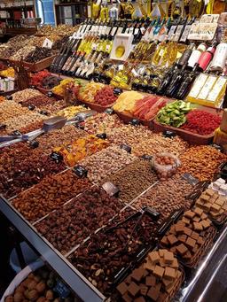 Fruits secs à Barcelone. Source : http://data.abuledu.org/URI/597e83f6-fruits-secs-a-barcelone