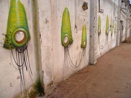 Graffitis d'extra-terrestres à Toulouse. Source : http://data.abuledu.org/URI/54c0315b-graffitis-d-extra-terrestres-a-toulouse