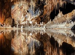 Grotte de Saalfeld. Source : http://data.abuledu.org/URI/5945b276-grotte-de-saalfeld