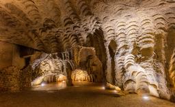 Grottes d'Hercule. Source : http://data.abuledu.org/URI/572ba9e0-grottes-d-hercule