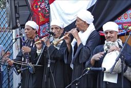 Groupe de musiciens nubiens. Source : http://data.abuledu.org/URI/5302472d-groupe-de-musiciens-nubiens