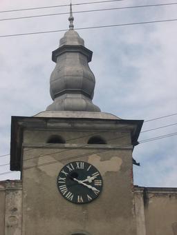 Horloge de la mairie de Pidhaytsi en Ukraine. Source : http://data.abuledu.org/URI/529a5b56-horloge-de-la-mairie-de-pidhaytsi-en-ukraine