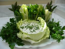 La déesse verte au milieu de ses légumes verts. Source : http://data.abuledu.org/URI/546dc62c-la-deesse-verte-au-milieu-de-ses-legumes-verts