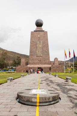 La moitié du monde à Quito. Source : http://data.abuledu.org/URI/57378ca0-la-moitie-du-monde-a-quito