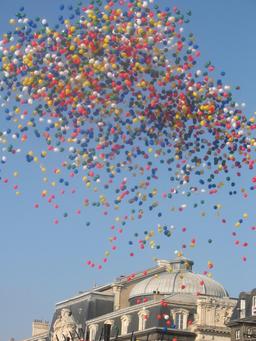 Lâcher de ballons gonflables. Source : http://data.abuledu.org/URI/5314db95-lacher-de-ballons-gonflables