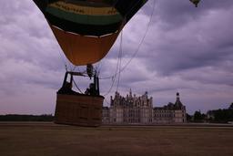 Lancement de montgolfière à Chambord. Source : http://data.abuledu.org/URI/55e46805-lancement-de-montgolfiere-a-chambord