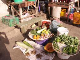 Légumes et fruits en vente au Sénégal. Source : http://data.abuledu.org/URI/52e4d9e7-legumes-et-fruits-en-vente-au-senegal