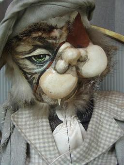 Marionnette de Skopje, le chat-pirate. Source : http://data.abuledu.org/URI/50e9c029-marionnette-de-skopje-le-chat-pirate