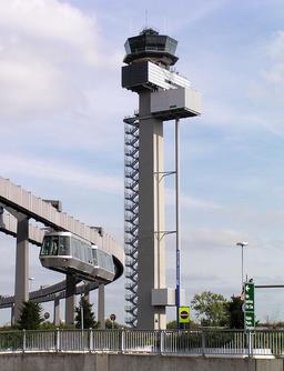 Monorail de Düsseldorf. Source : http://data.abuledu.org/URI/54b05227-monorail-de-dusseldorf