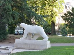 Ours blanc de Pompon au Jardin Darcy de Dijon. Source : http://data.abuledu.org/URI/58204a70-ours-blanc-de-pompon-au-jardin-darcy-de-dijon-