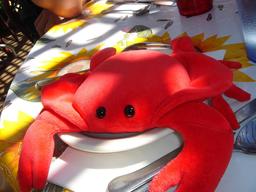Peluche de crabe. Source : http://data.abuledu.org/URI/517ea119-peluche-de-crabe