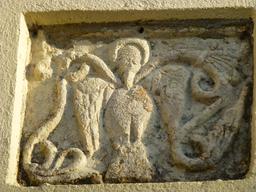 Pierre sculptée médiévale de l'église de Cestas. Source : http://data.abuledu.org/URI/56654b83-pierre-sculptee-medievale-de-l-eglise-de-cestas