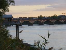 Pont de pierre de Bordeaux. Source : http://data.abuledu.org/URI/580aaa75-pont-de-pierre-de-bordeaux