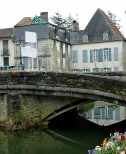 Pont sur le Saleys. Source : http://data.abuledu.org/URI/5865db8d-pont-sur-le-saleys