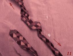 Pour défaire un noeud de cravate - 11. Source : http://data.abuledu.org/URI/5335ea32-pour-defaire-un-noeud-de-cravate-11
