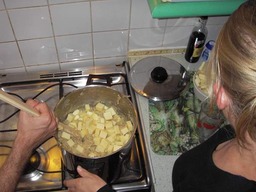 Préparation de polenta. Source : http://data.abuledu.org/URI/5198be63-preparation-de-polenta