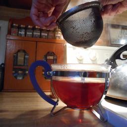 Préparation du thé - 3. Source : http://data.abuledu.org/URI/54c786a1-preparation-du-the-3