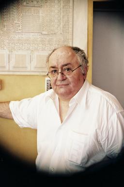 Portrait de Roland Moreno en 2011. Source : http://data.abuledu.org/URI/53734ae1-roland-moreno-