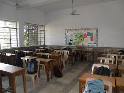 Salle de classe en Inde. Source : http://data.abuledu.org/URI/529d00ae-salle-de-classe-en-inde
