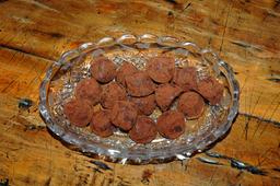 Seize truffes en chocolat. Source : http://data.abuledu.org/URI/5198978b-seize-truffes-en-chocolat