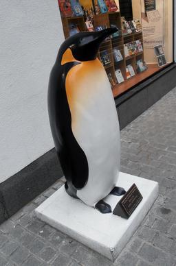 Statue de Pingouin. Source : http://data.abuledu.org/URI/52fb4dde-statue-de-pingouin