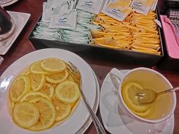 Thé au citron. Source : http://data.abuledu.org/URI/532f0b0b-the-au-citron