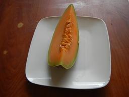 Tranche de melon. Source : http://data.abuledu.org/URI/537277a9-tranche-de-melon